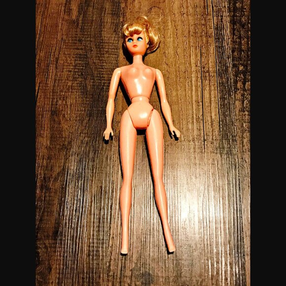 Barbie Clone Maxi Shillman Hong Kong 11.5